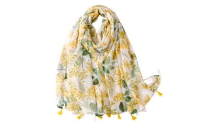 Accessorize and Economize: Bulk Scarves for Fashionistas on a Budget