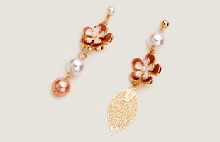 3104190 Leaf and Flower Drop Earrings