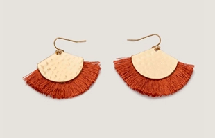 3104191 Fan Shaped Tassel Earrings