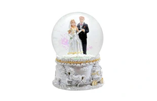 3210441 Resin Dancing Couple